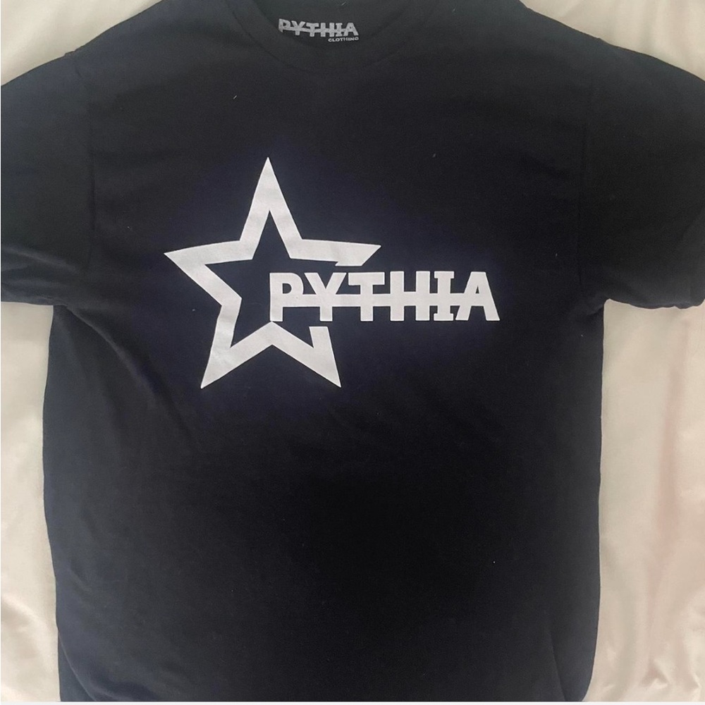 pythia logo tee